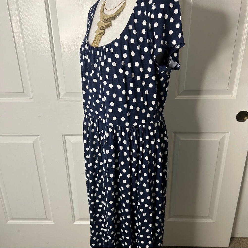Boden Samantha Scoop Jersey Dress
French Navy, Painted Dot (size 14) - Picture 4 of 8